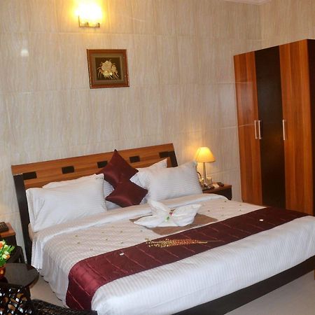 Peace Inn Chennai Eksteriør billede