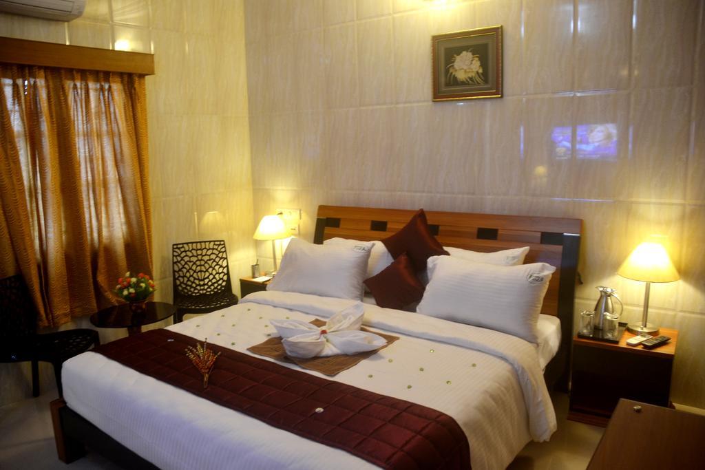 Peace Inn Chennai Eksteriør billede