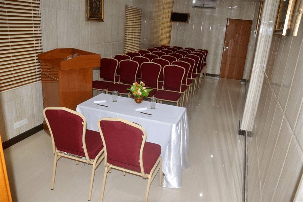Peace Inn Chennai Eksteriør billede